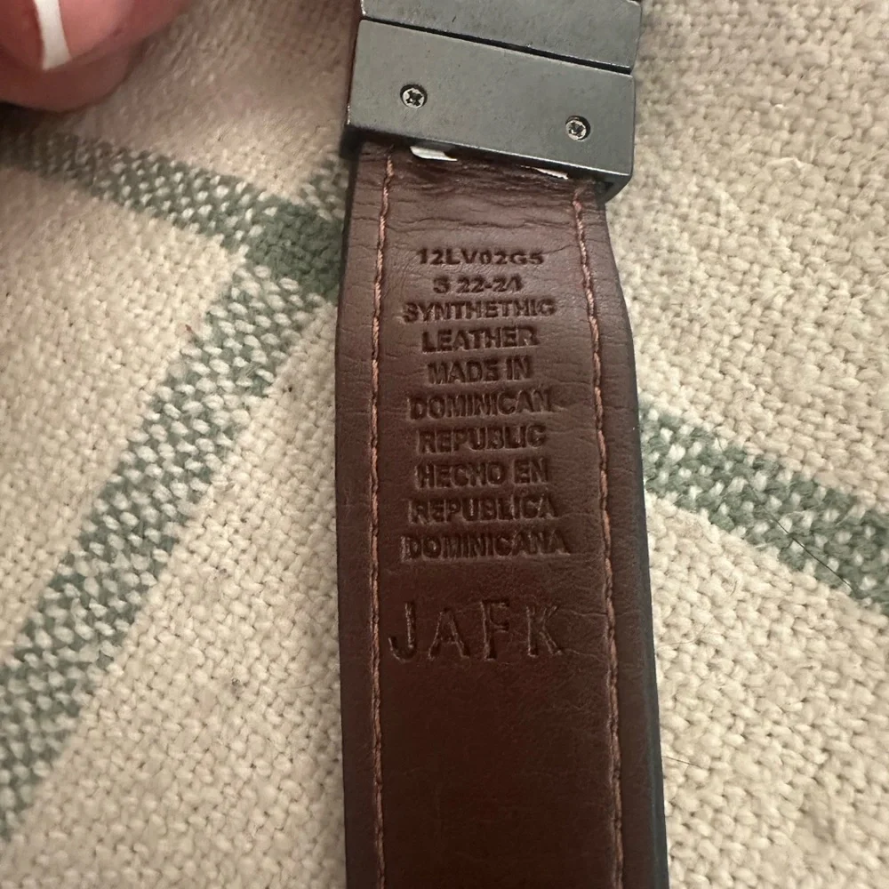 Levi's Youth S Leather reversible  Belt with Silver Buckle